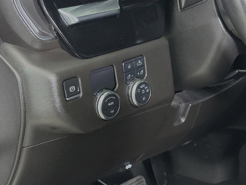 Used 2025 GMC Sierra 1500 SLT RWD image 12