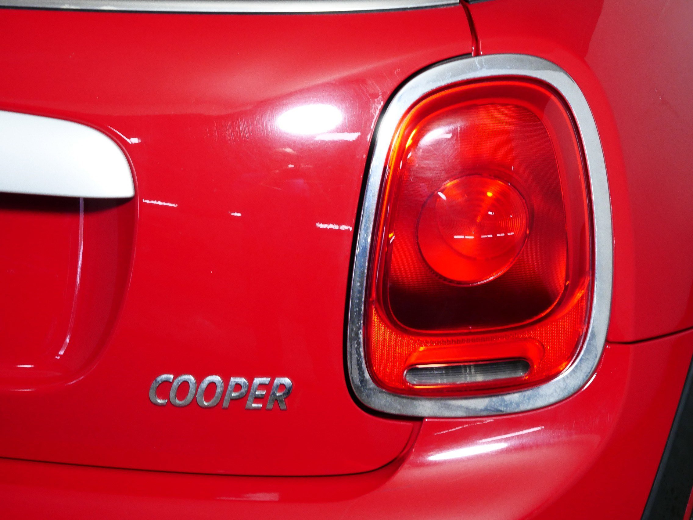 Used 2015 MINI Cooper 2-Door Hardtop image 17
