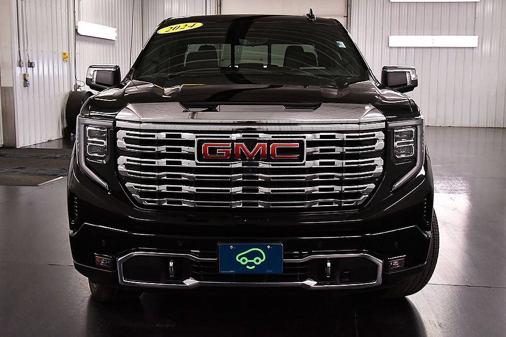 Used 2024 GMC Sierra 1500 Denali w/ Denali Reserve Package AWD/4WD image 2