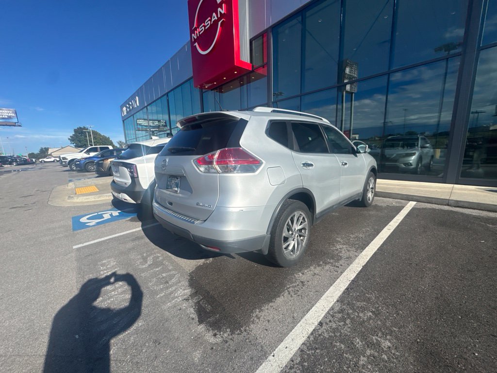 Used 2015 Nissan Rogue SL w/ SL Premium Package AWD/4WD image 4
