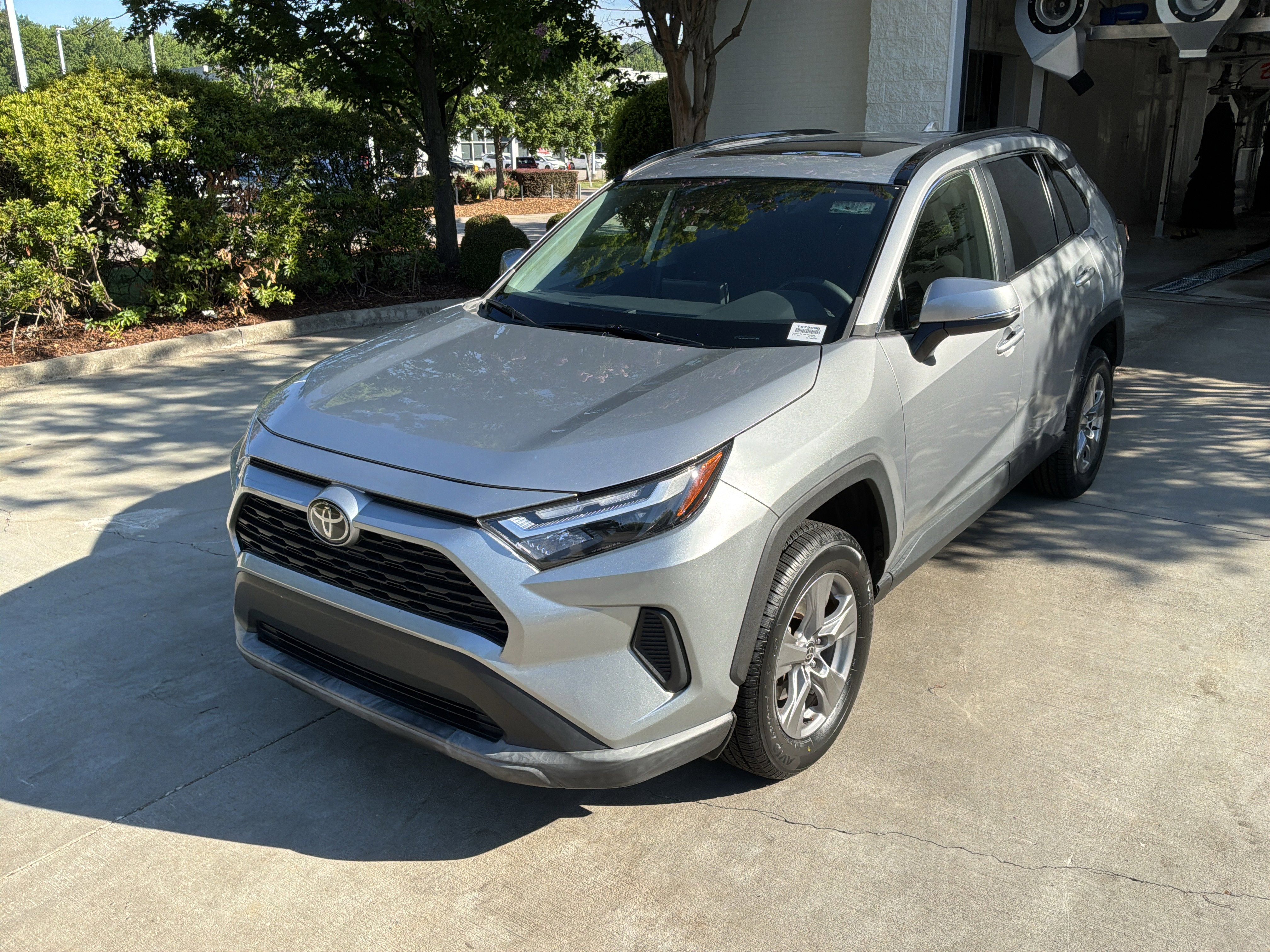Used 2019 Toyota RAV4 XLE Premium w/ Cold Weather Package AWD/4WD image 5