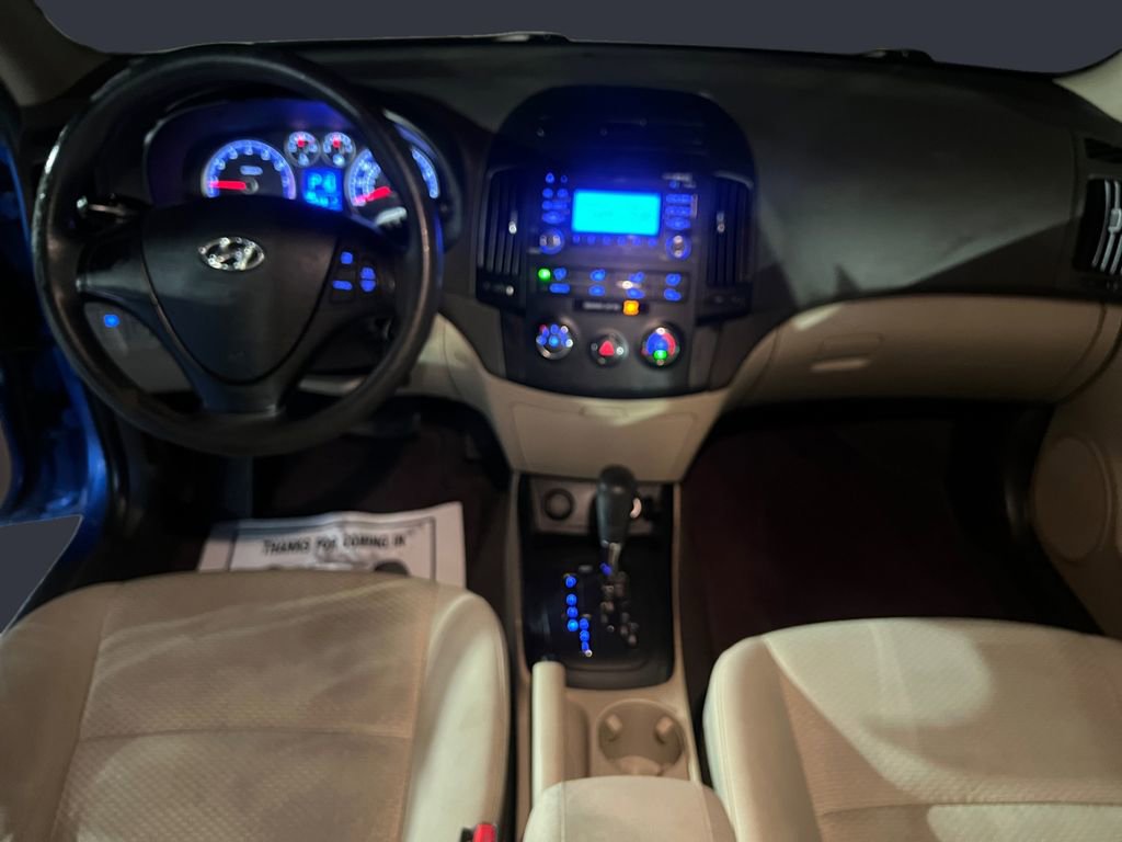 Used 2010 Hyundai Elantra GLS image 10