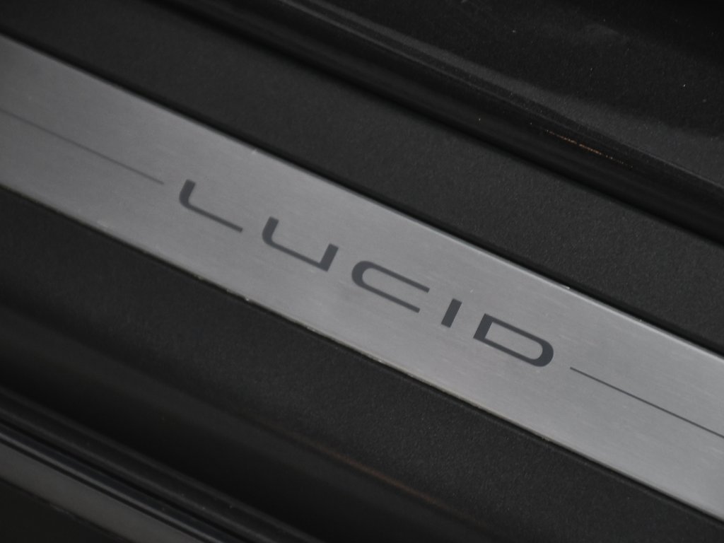 Used 2024 Lucid Air Grand Touring image 11