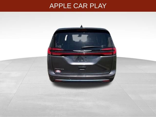 Used 2023 Chrysler Pacifica Touring-L FWD image 6