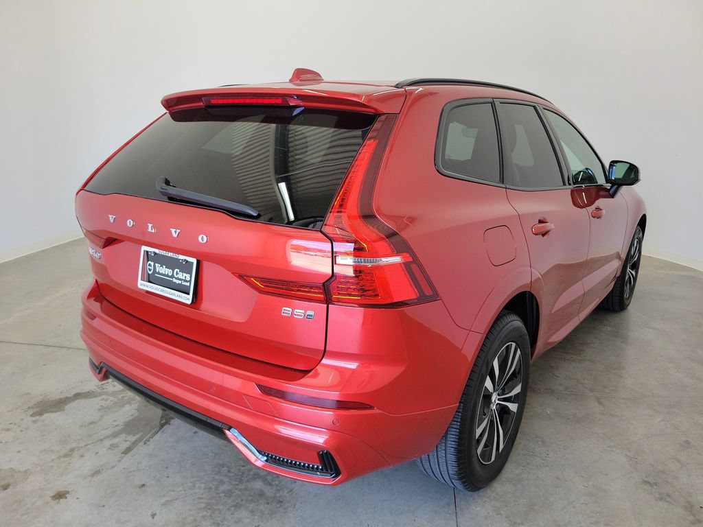 Used 2024 Volvo XC60 B5 Core AWD/4WD image 5