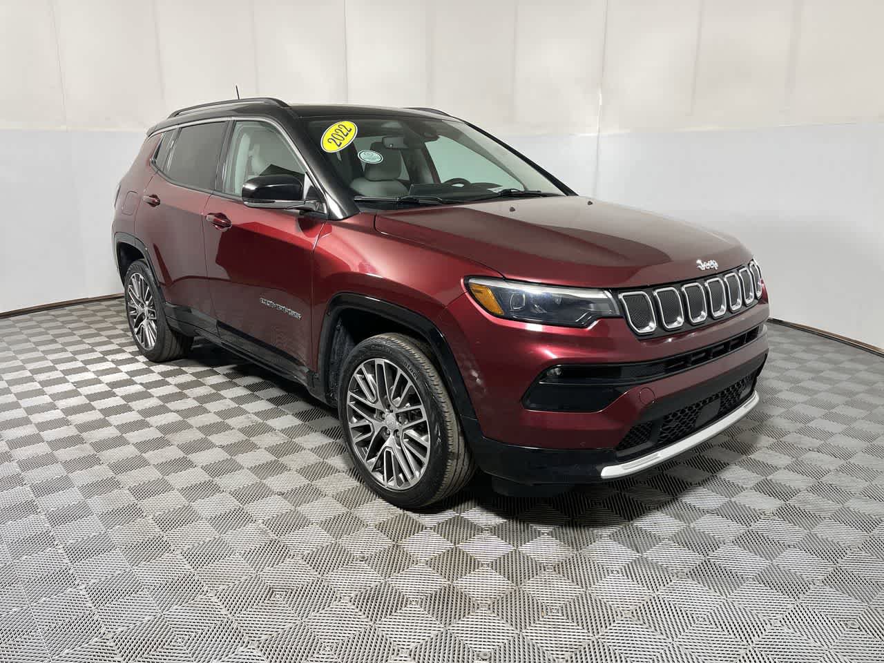 Used 2022 Jeep Compass Limited w/ Elite Group image 2