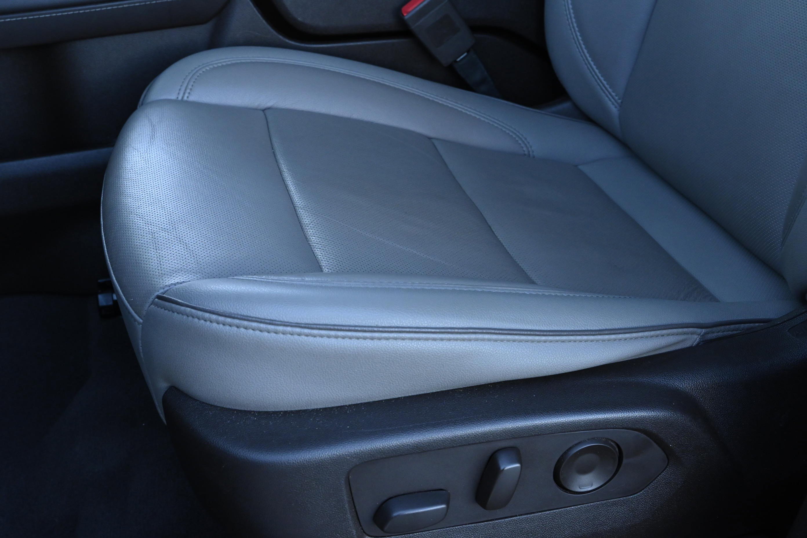 Used 2021 GMC Yukon SLT w/ SLT Premium Package image 30