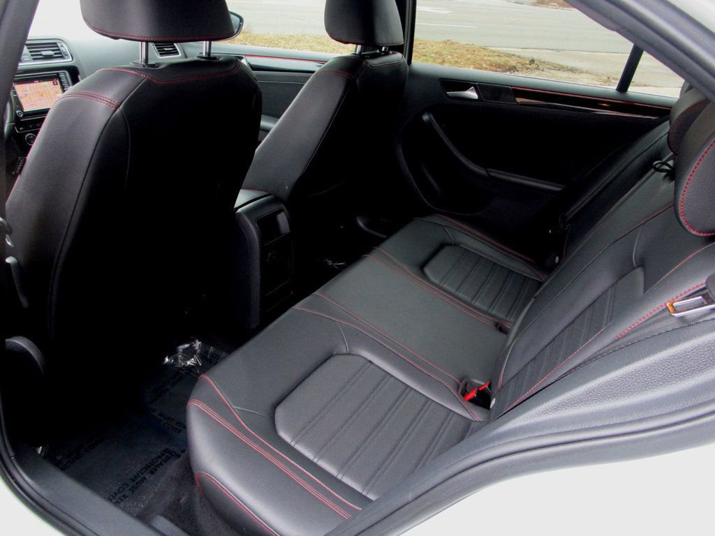 Used 2018 Volkswagen Jetta GLI image 18