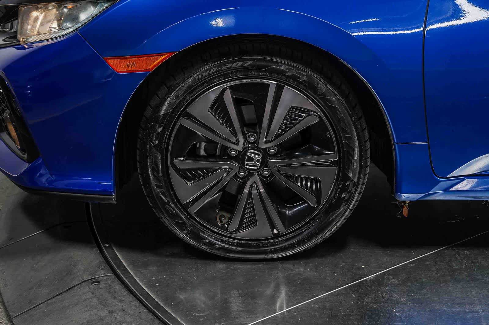 Used 2018 Honda Civic EX-L image 9