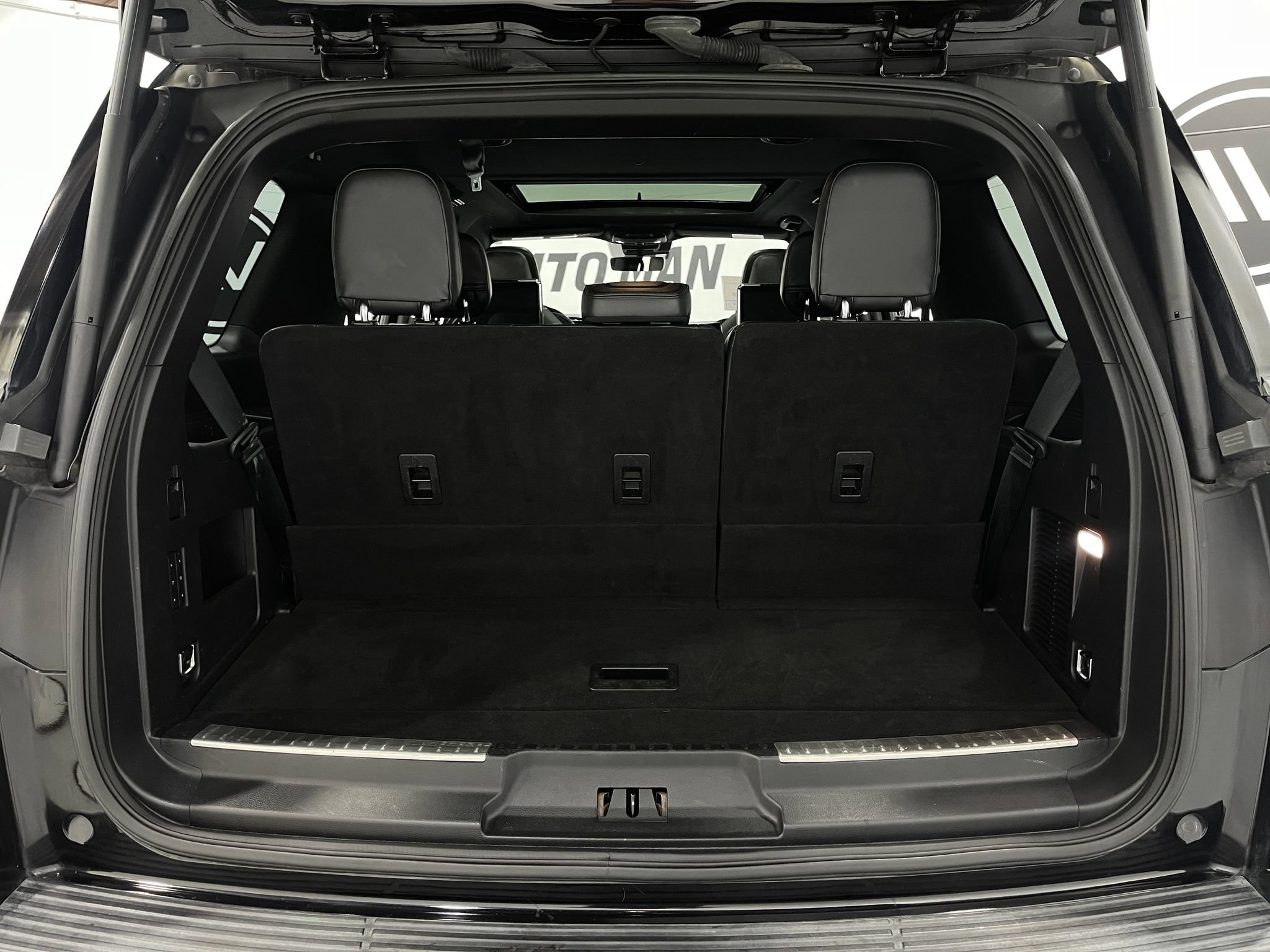 Used 2019 Lincoln Navigator Reserve AWD/4WD image 26