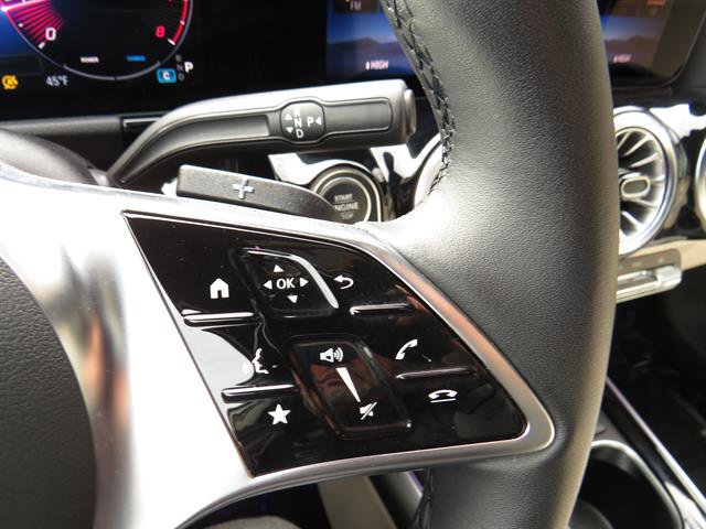 Used 2025 Mercedes-Benz GLA 250 4MATIC image 12