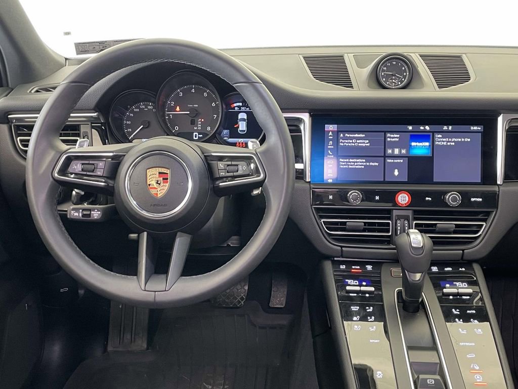 Certified 2025 Porsche Macan image 27