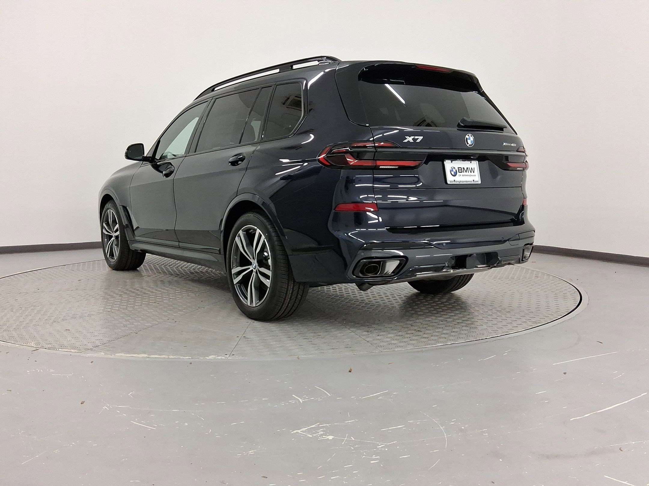 New 2026 BMW X7 xDrive40i w/ Executive Package image 3