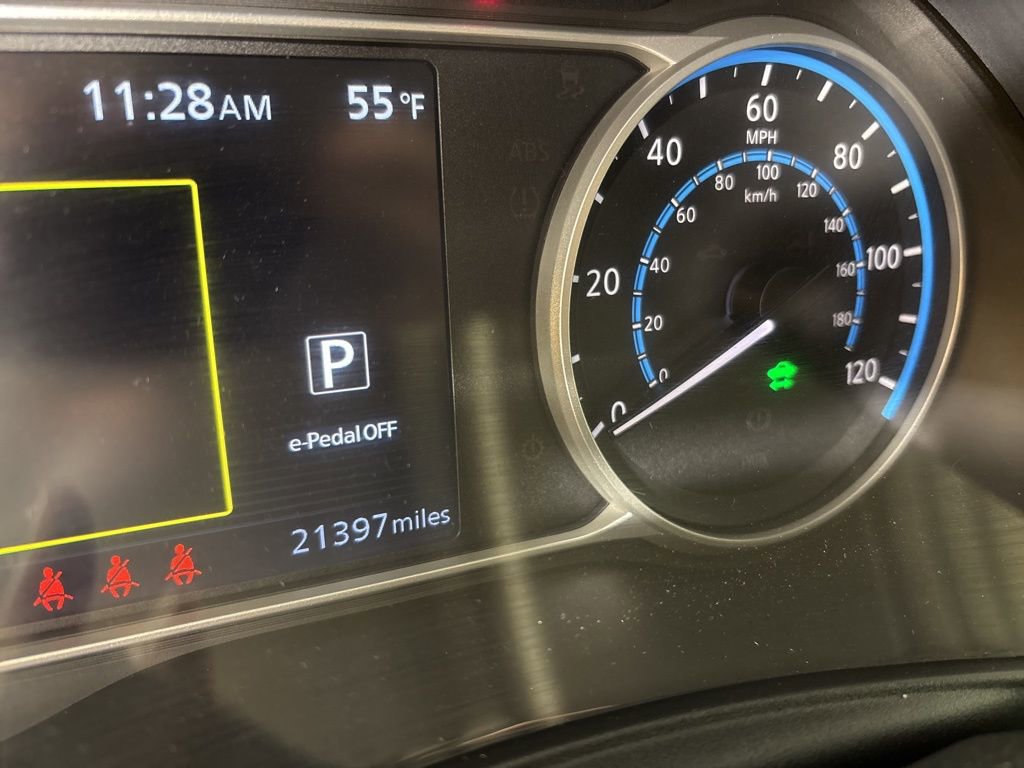 Used 2022 Nissan Leaf S image 21