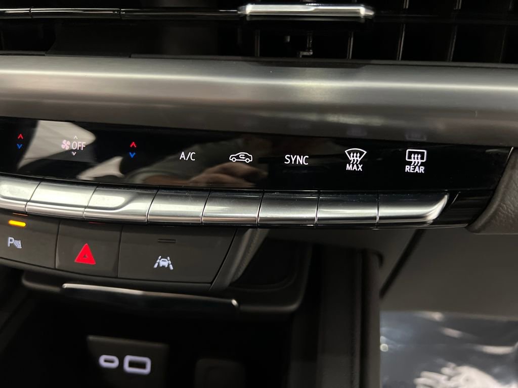 Used 2024 Cadillac XT4 Premium Luxury image 43