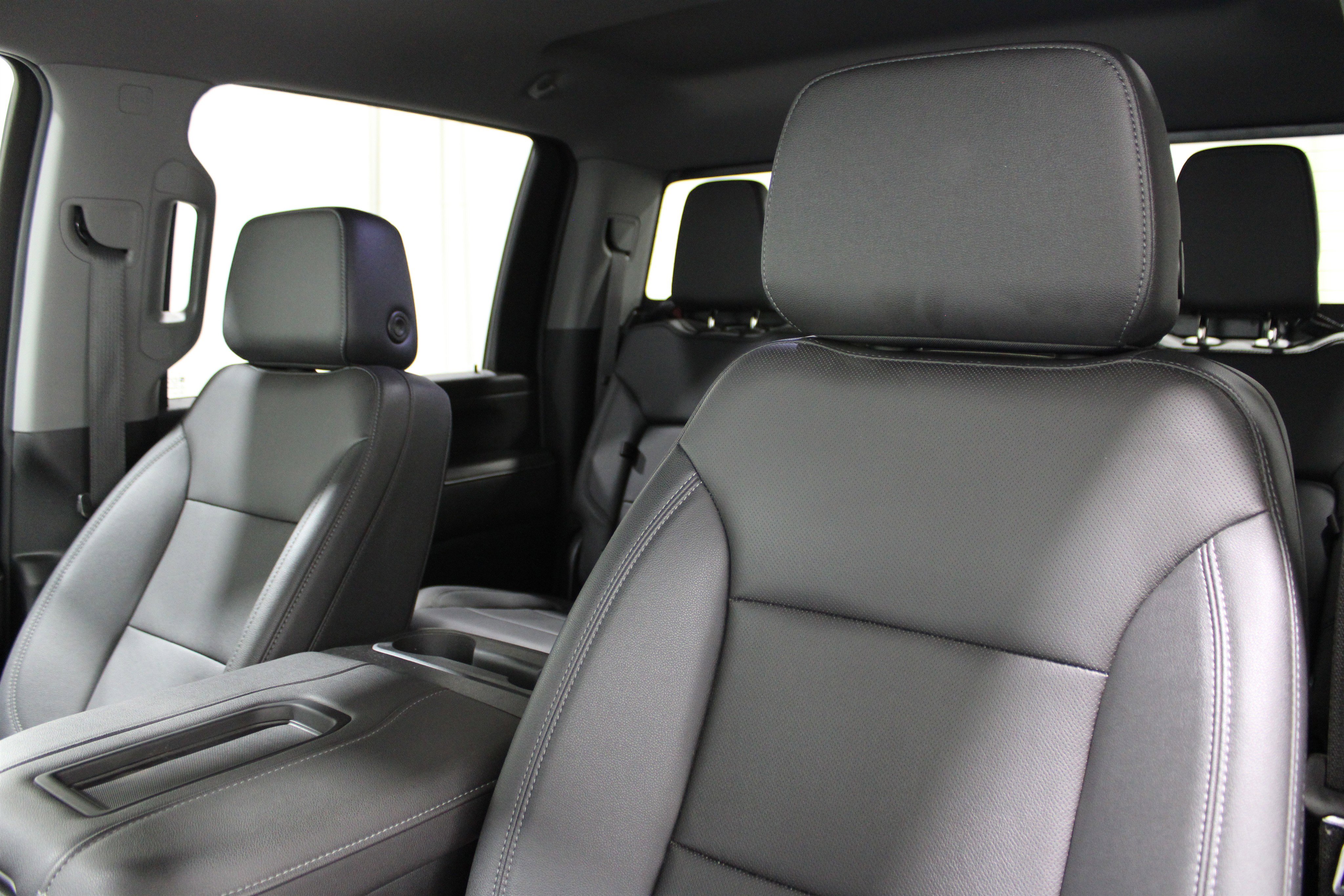 Used 2022 GMC Sierra 2500 SLT w/ SLT Premium Package image 5