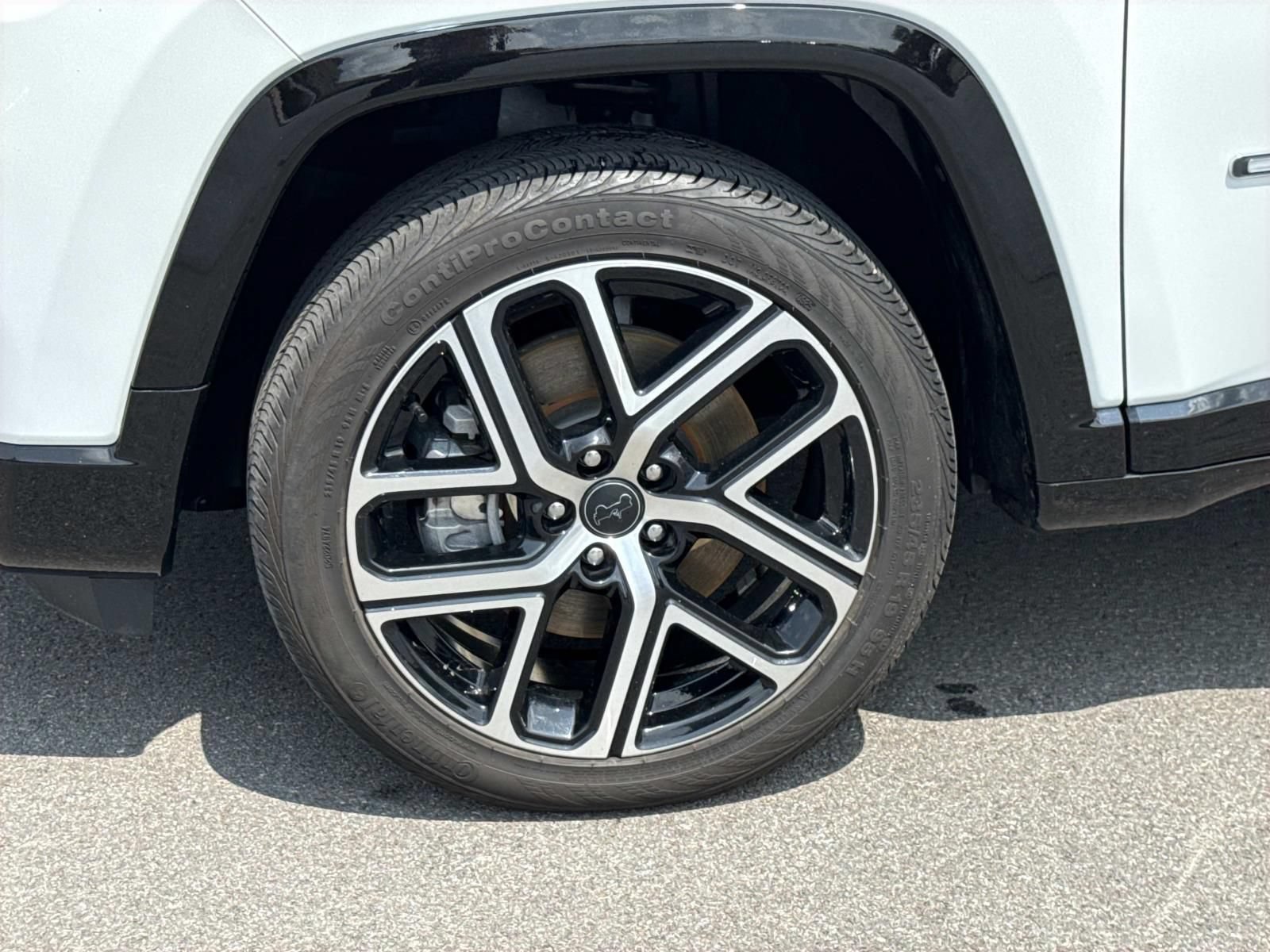 Used 2025 Jeep Compass Limited w/ Elite Group AWD/4WD image 7