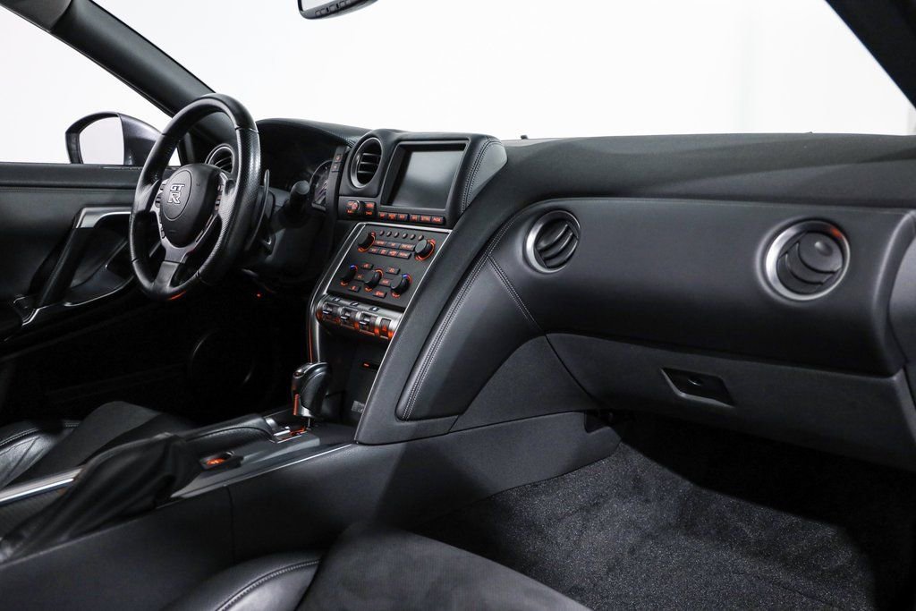 Used 2009 Nissan GT-R Premium image 29