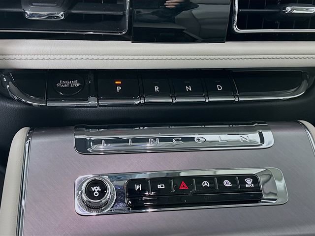 New 2026 Lincoln Aviator 2WD image 17