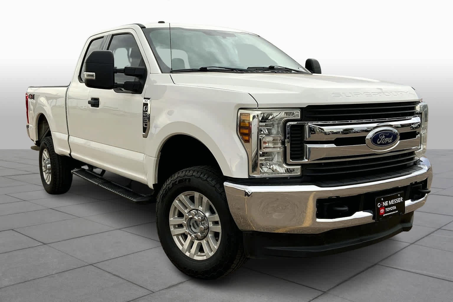 Used 2019 Ford F250 XLT w/ Camper Package AWD/4WD image 3