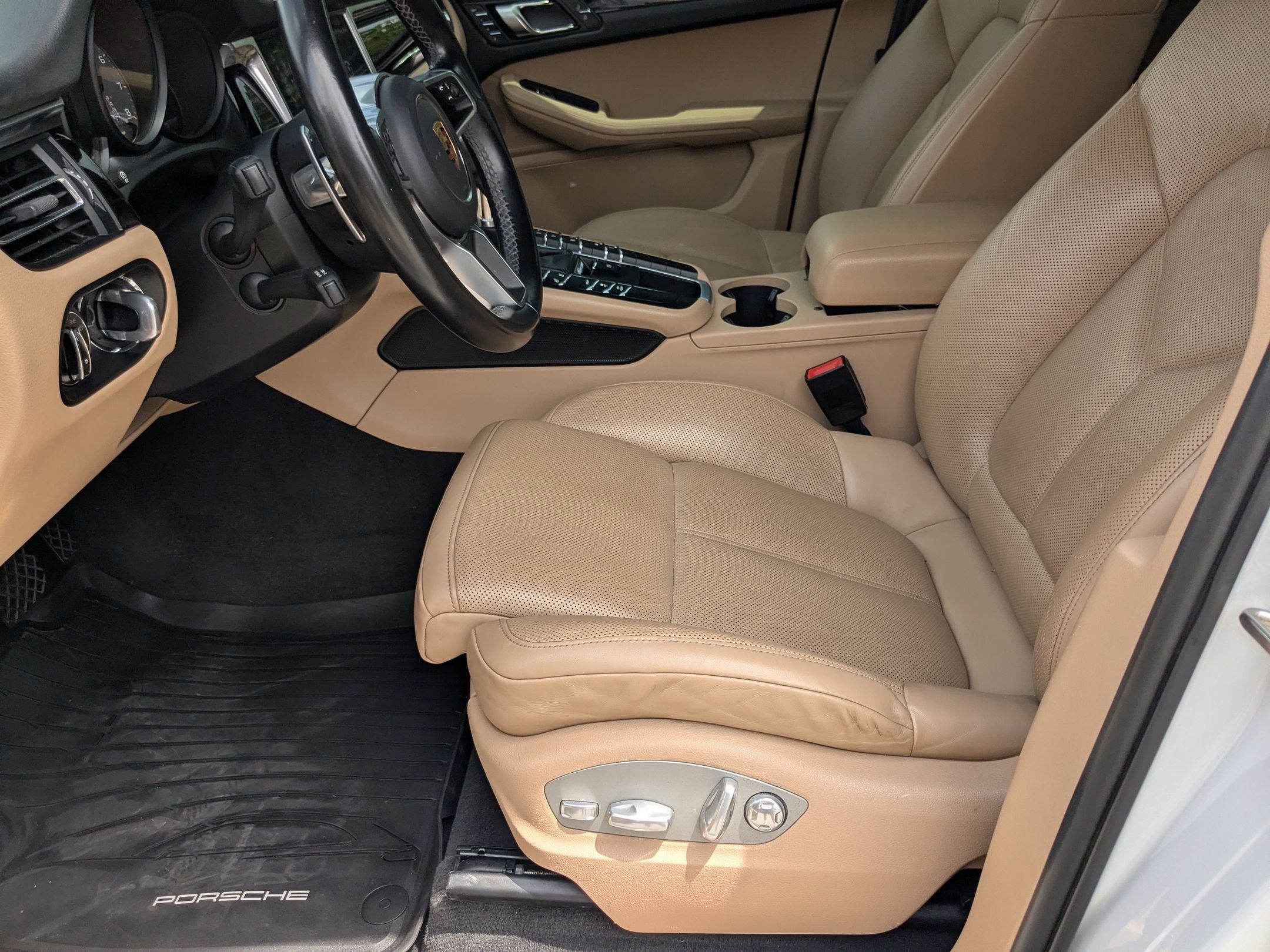 Used 2021 Porsche Macan S AWD/4WD image 9