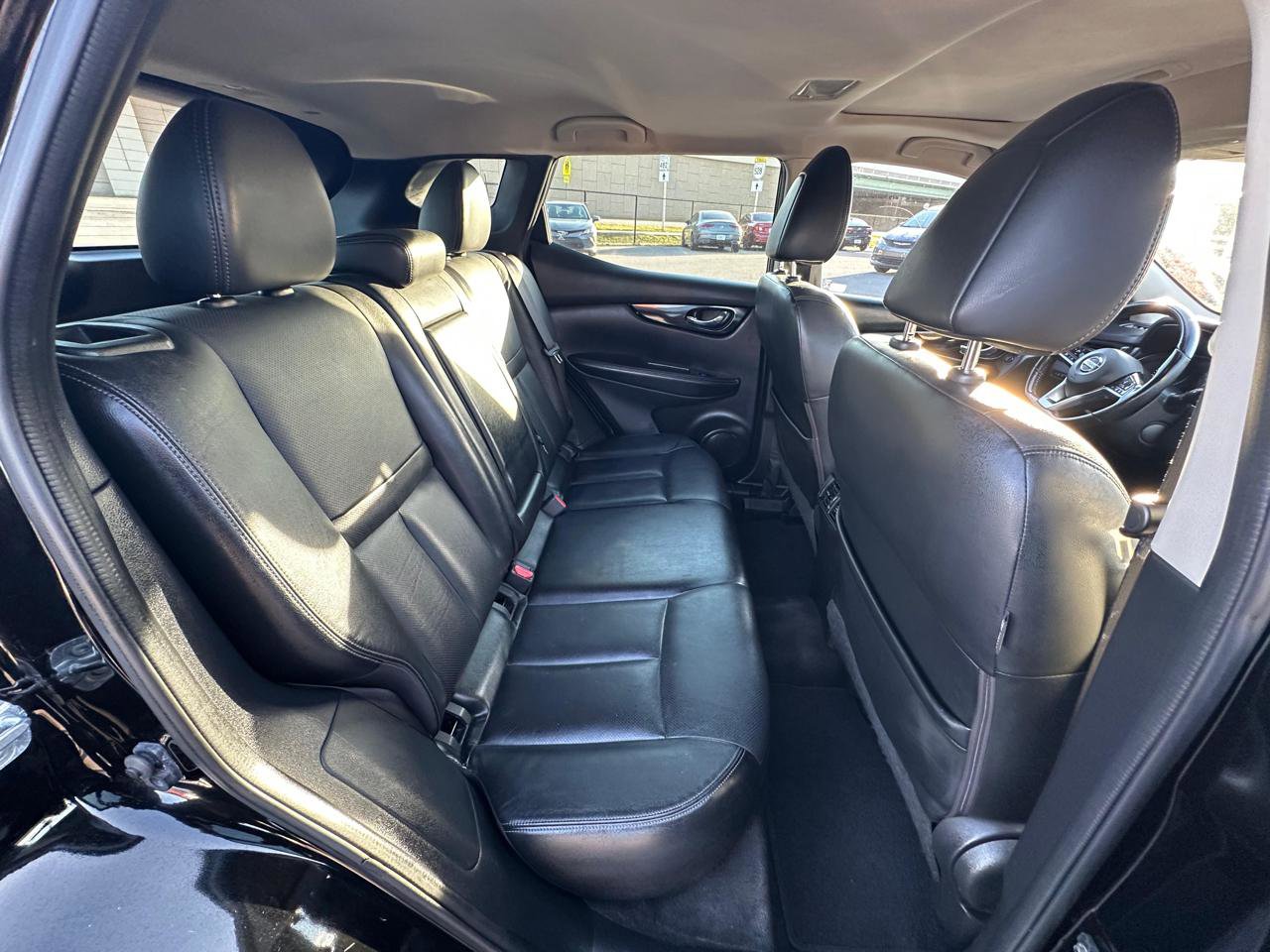 Used 2017 Nissan Rogue Sport SL w/ SL Premium Package FWD image 10