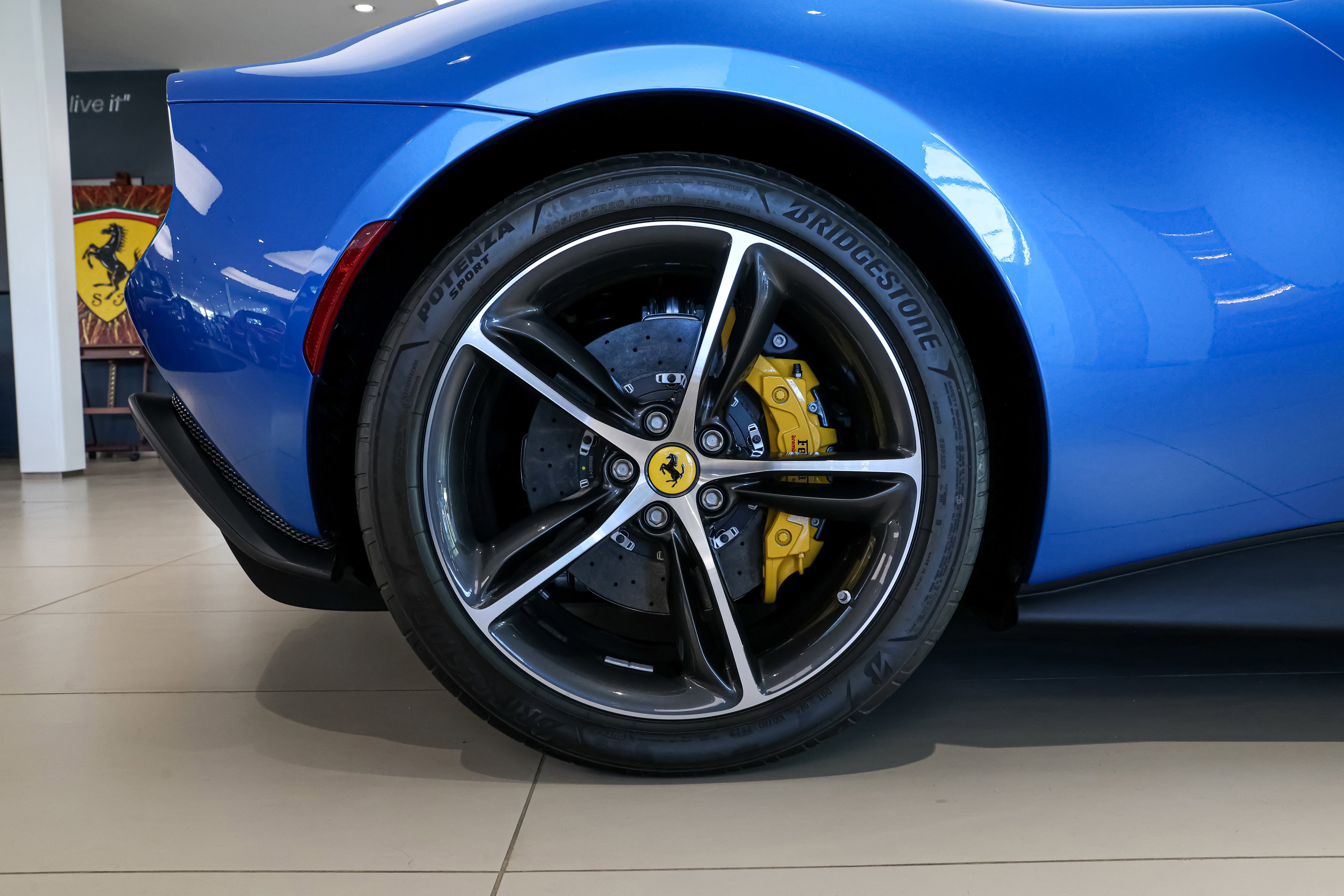 Used 2024 Ferrari 296 GTS image 39