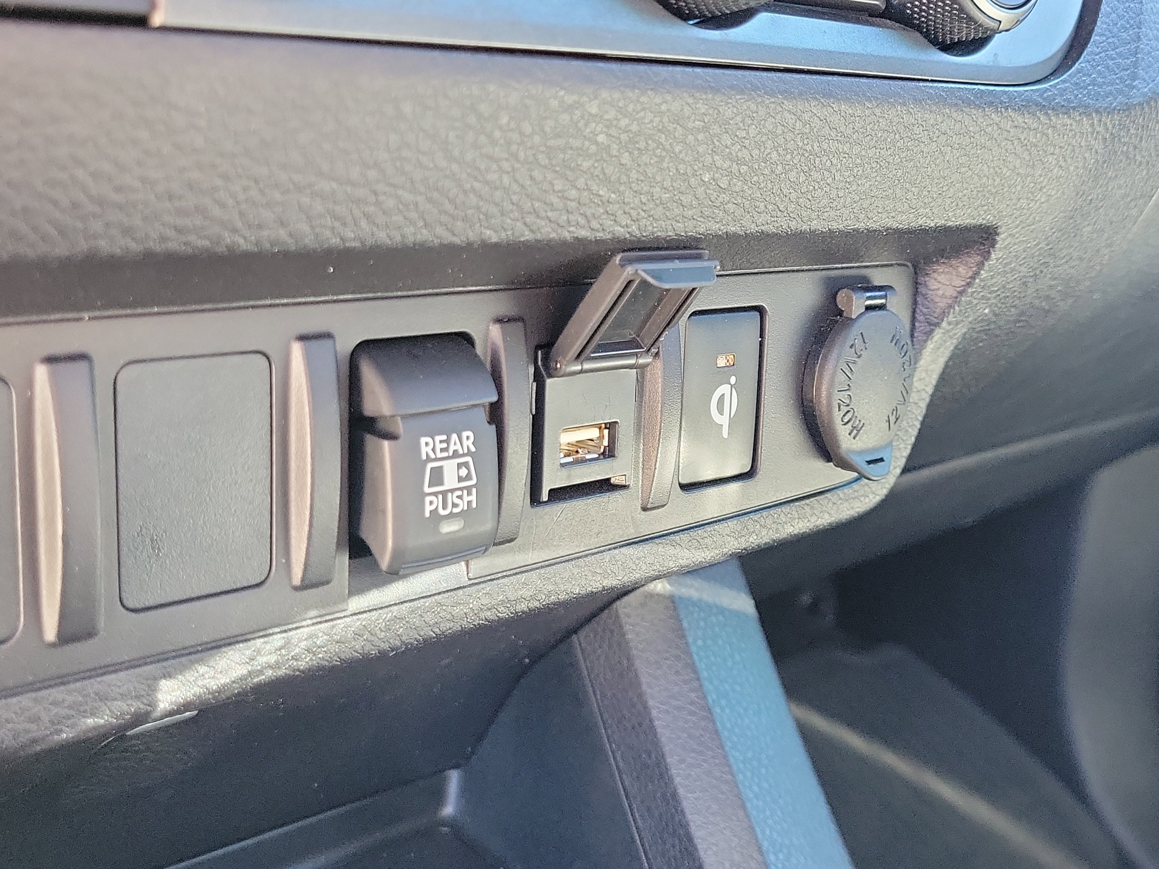 Used 2023 Toyota Tacoma TRD Sport image 30