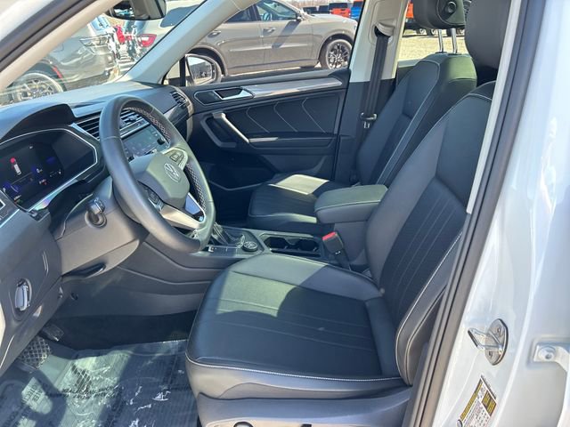 Used 2023 Volkswagen Tiguan SE image 29