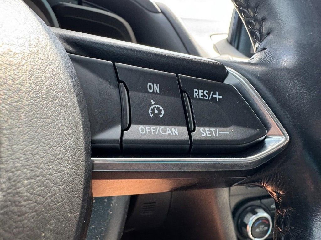 Used 2018 MAZDA MAZDA3 Touring image 17