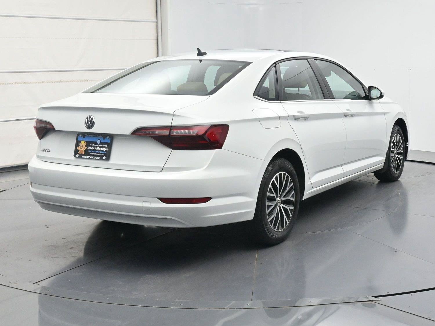 Used 2021 Volkswagen Jetta SE w/ SE Cold Weather Package FWD image 24