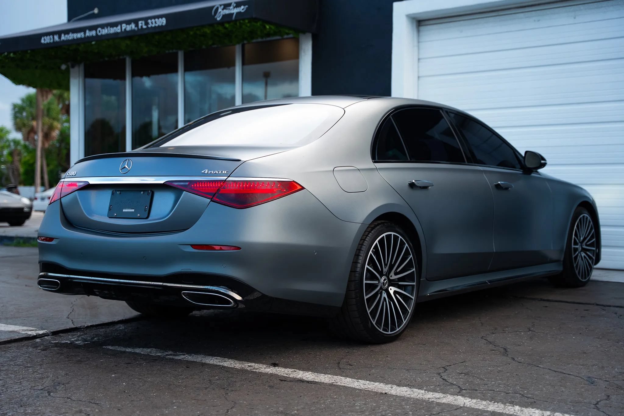 Used 2023 Mercedes-Benz S 580 4MATIC Sedan w/ AMG Line image 4