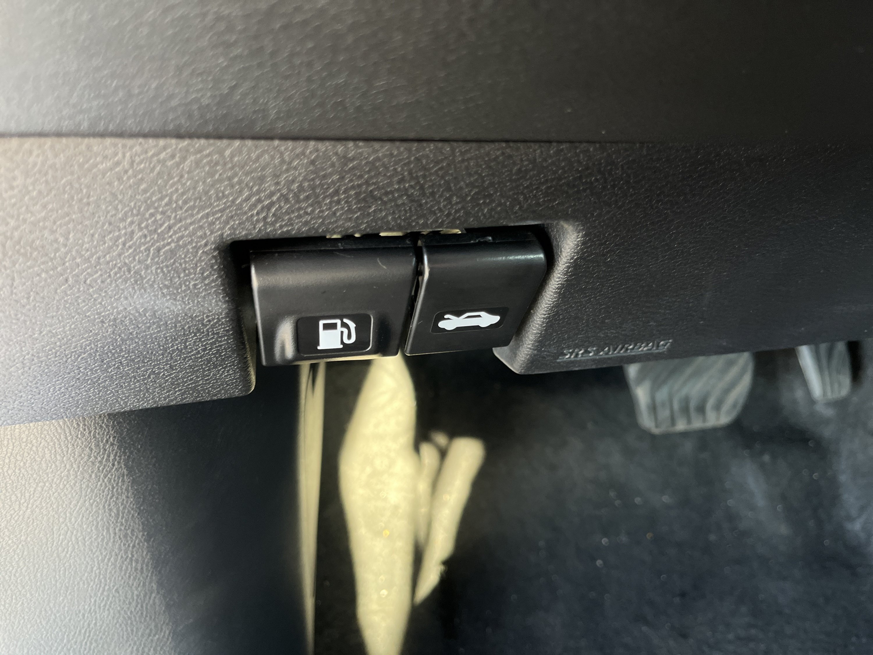 Used 2025 Nissan Versa SV FWD image 16