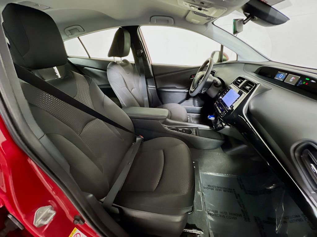 Certified 2022 Toyota Prius LE image 24