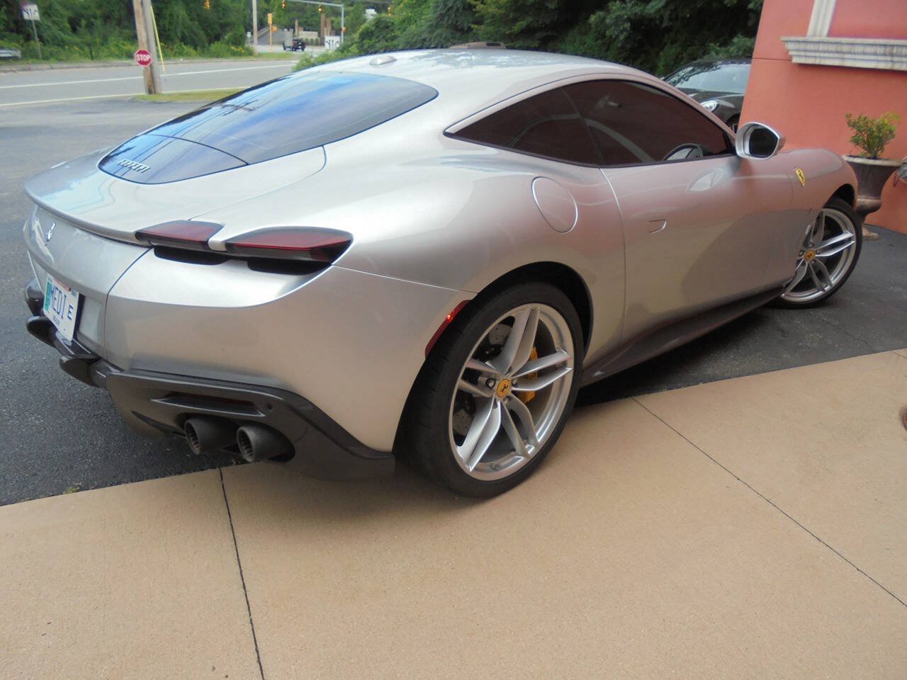 Used 2021 Ferrari Roma RWD image 22