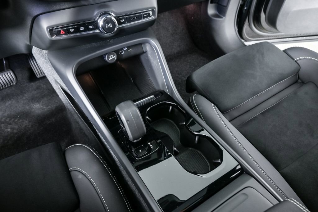 Certified 2024 Volvo XC40 Recharge Plus w/ Protection Package Premier AWD/4WD image 18
