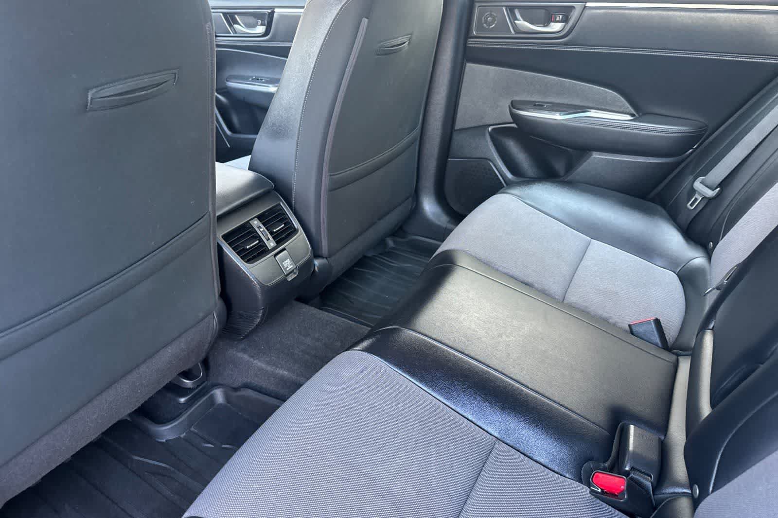 Used 2019 Honda Clarity Plug-In Hybrid image 4