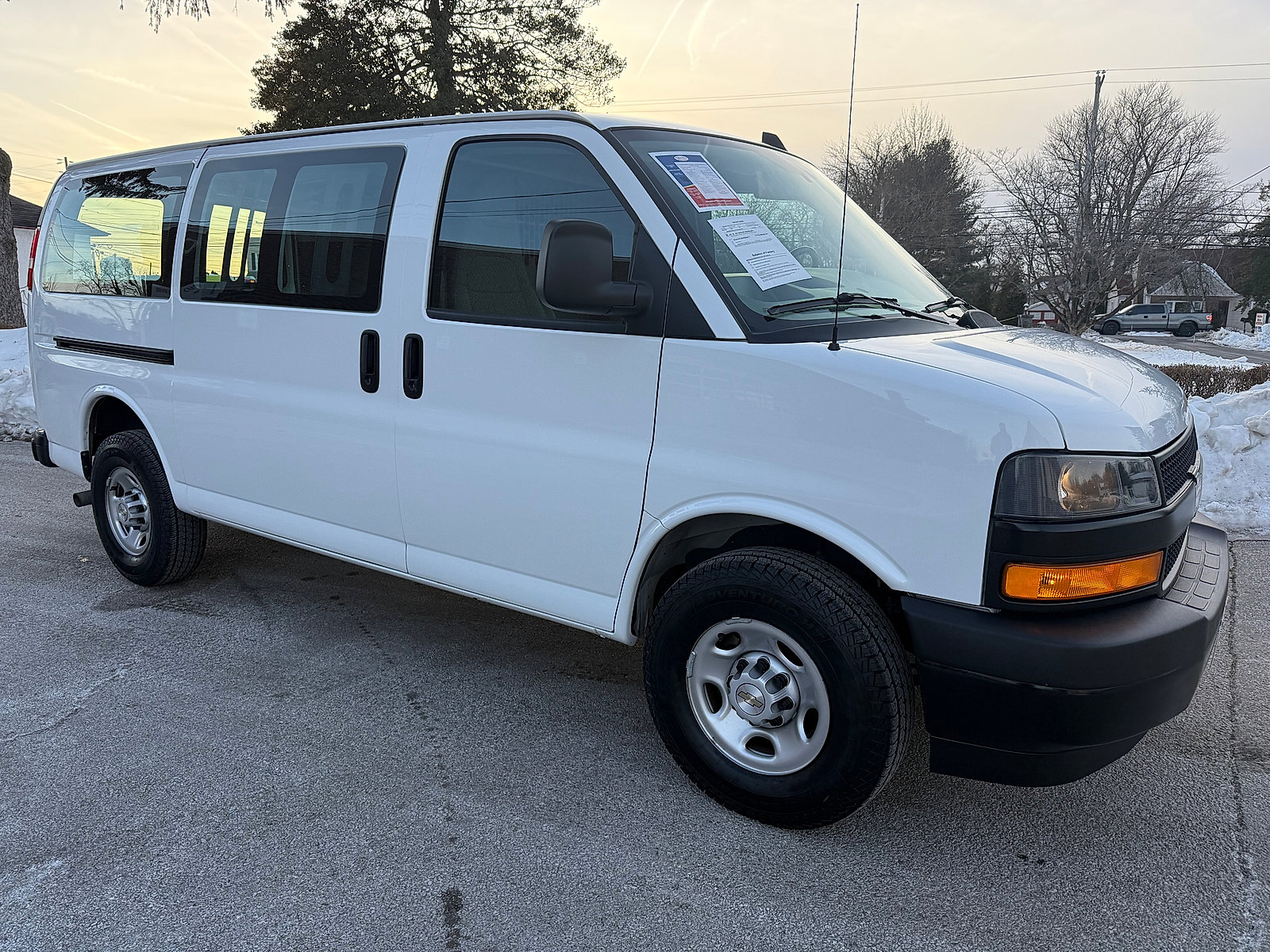 Used 2022 Chevrolet Express 2500 w/ Driver Convenience Package image 2