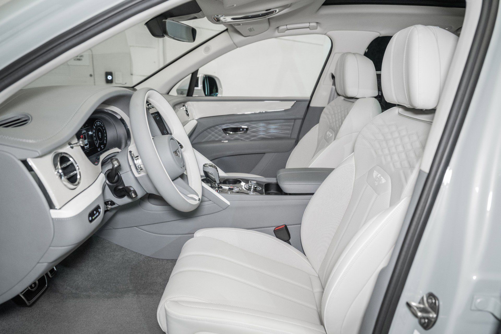 New 2025 Bentley Bentayga Extended Wheelbase image 20