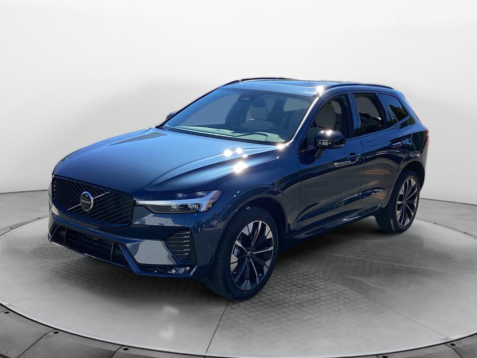New 2027 Volvo XC60 B5 Plus AWD/4WD image 3