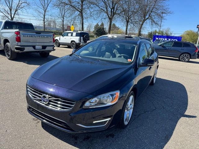 Used 2016 Volvo V60 T5 Premier image 1