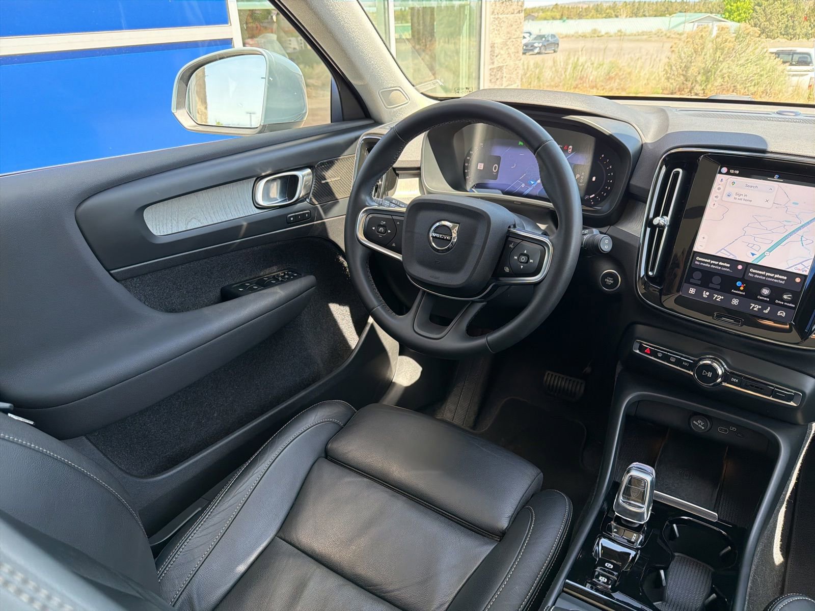 Used 2023 Volvo XC40 B5 Ultimate w/ Protection Package Premier AWD/4WD image 12
