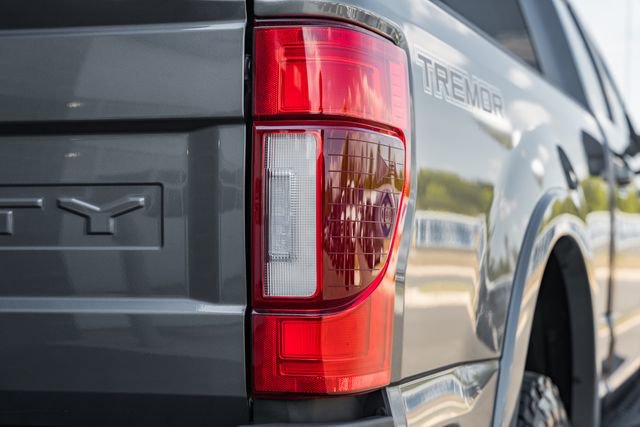 Used 2021 Ford F250 Lariat w/ Tremor Off-Road Package AWD/4WD image 8