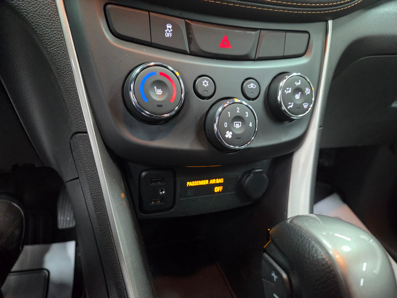 Used 2021 Chevrolet Trax LT w/ Premium Seat Package image 34