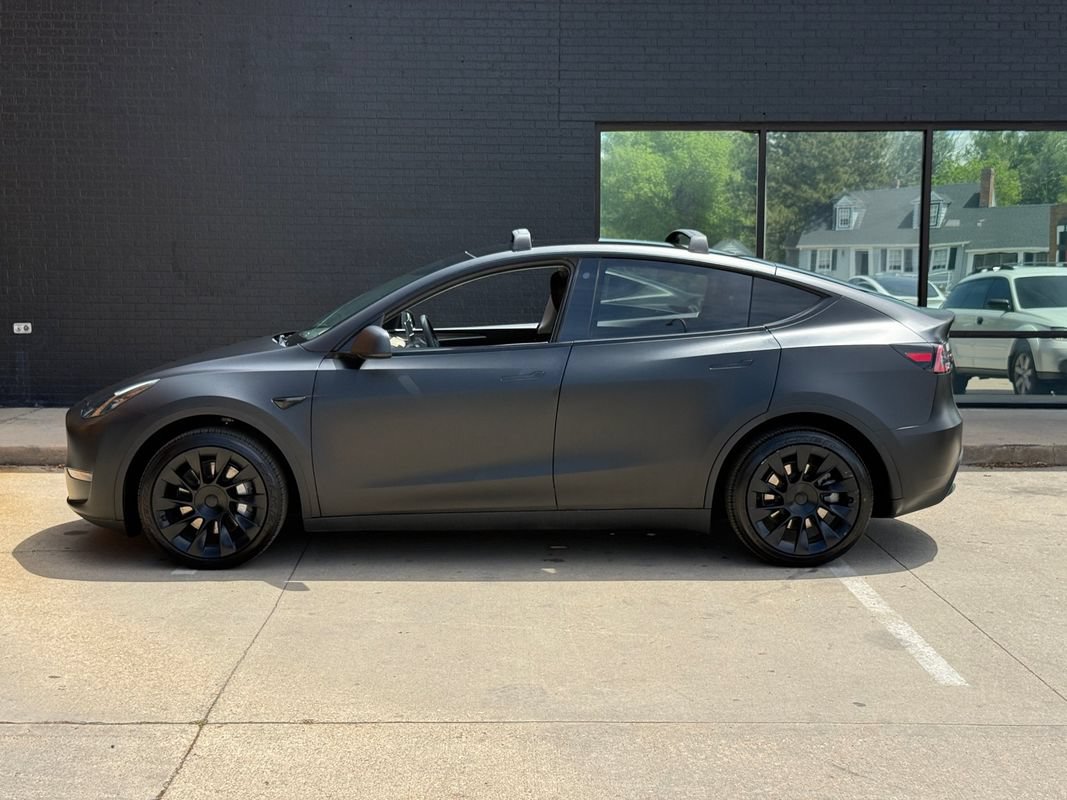 Used 2023 Tesla Model Y Long Range AWD/4WD image 17
