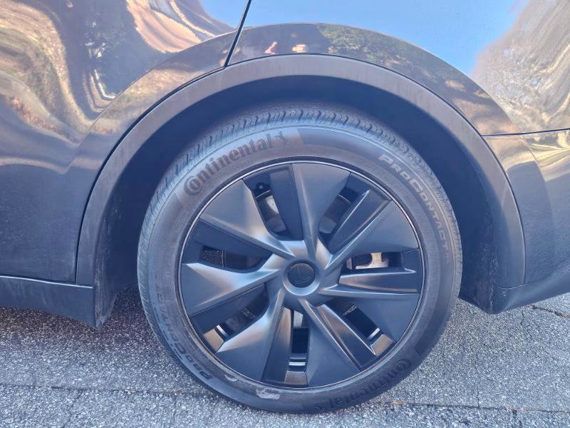 Used 2024 Tesla Model Y Long Range RWD image 19