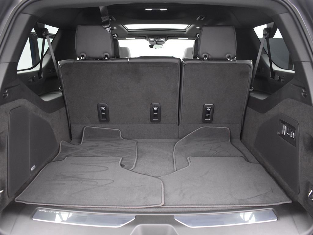 Certified 2026 Cadillac Escalade ESV Luxury w/ Touring Package image 10