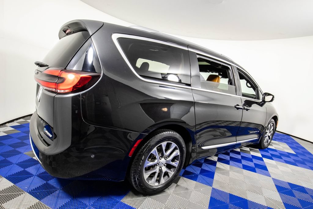 Used 2021 Chrysler Pacifica Pinnacle FWD image 5
