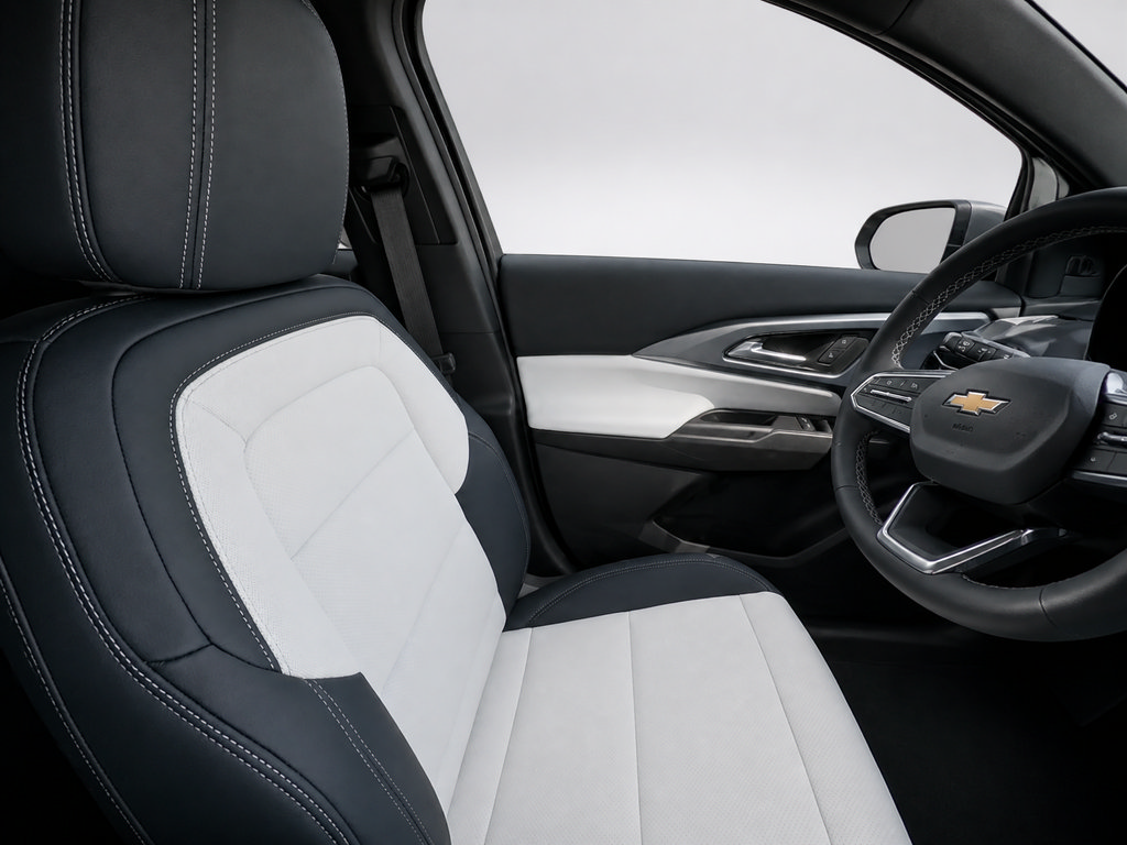 New 2026 Chevrolet Equinox EV LT FWD image 10
