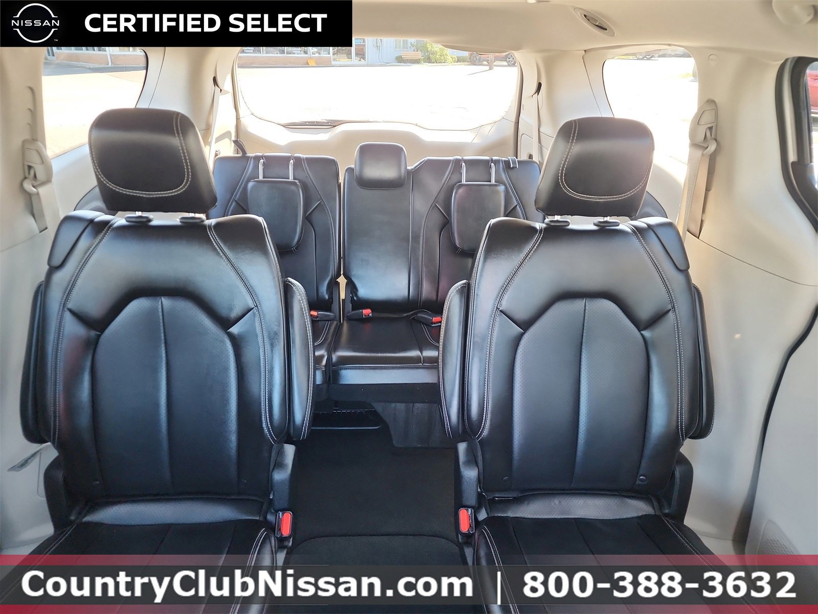 Used 2024 Chrysler Pacifica Touring-L image 22